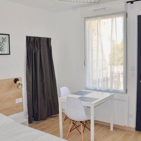 Superbe Studio Idealement Situe ! Avoine Exterior photo